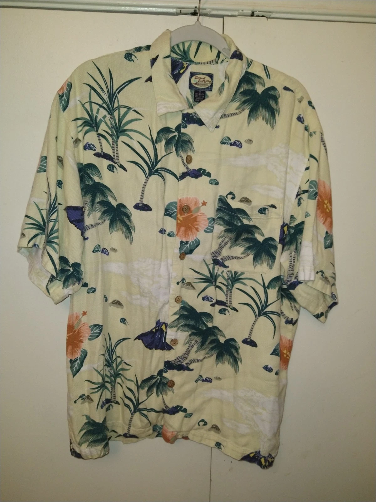 Tommy Bahama Volcano Island Floral Palm Tree Hawaiian Shirt Men's sz Medium