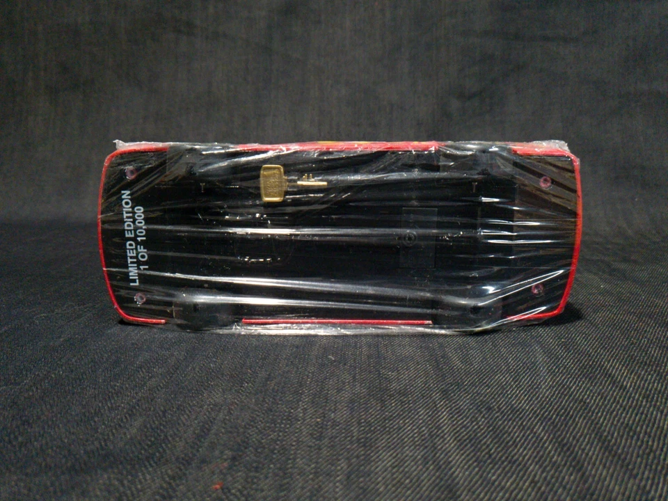 Vintage 1992 Racing Champions NASCAR Hut Stricklin McDonald's #27 Bank 1:24 - Image 4 of 4