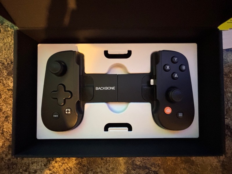 Backbone Mobile Controller for iPhone w/Lightning Connector