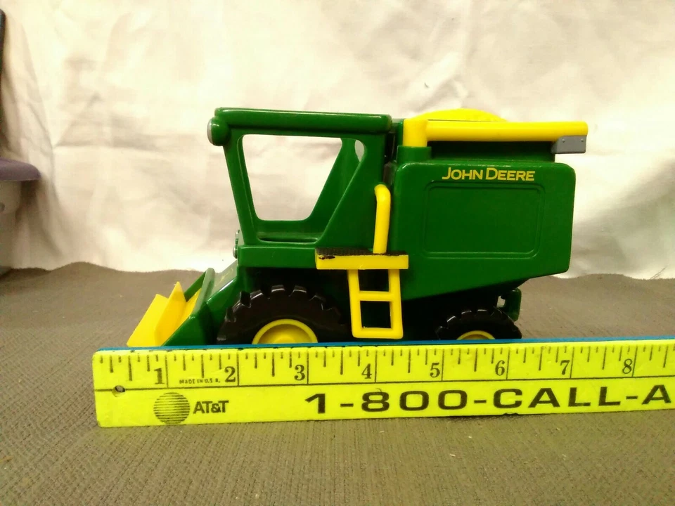 John Deere tractor toy RC2  corn harvest picker green yellow  - Image 3 of 4