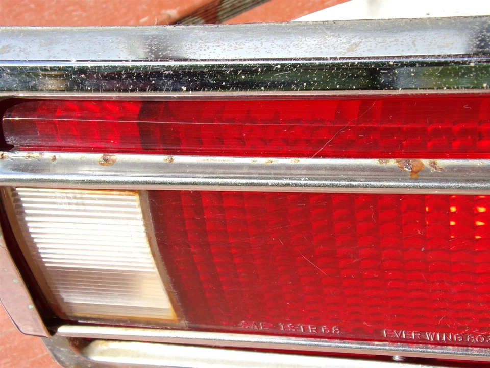 Conjunto de luces traseras Datsun 510 RH PS 1968-1973 Everwing 8037 OEM 68 69 70 71 72 73 Foto 3 de 4