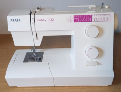 Pfaff Hobby 1132 German Design Sewing Machine for parts /Repair  w/power-pedal