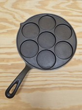 Vtg Griswold No. 34 Plett Pan 2980 A Cast Iron Swedish Pancake Maker Sits Flat