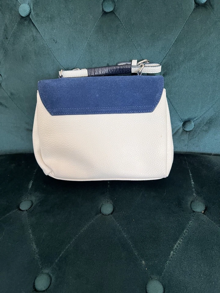 Mini bolso de ciudad Zara en contraste - SIN CORREAS Foto 2 de 4