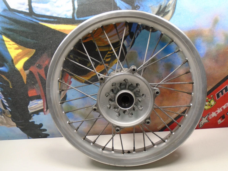 Yamaha TTR 250 1999 rueda trasera (A) 99 TTR250 99-06 Foto 2 de 4