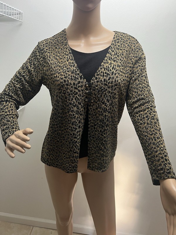 Briggs New York Sexy Lepard Print Blouse Stretch PS NWOT, V Neck, Lined