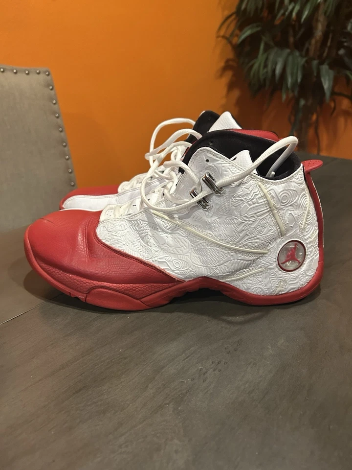 Talla 11.5 - RARO Jordan 12.5 Team Blanco Varsity Red Black Bulls Jump Man Foto 2 de 4