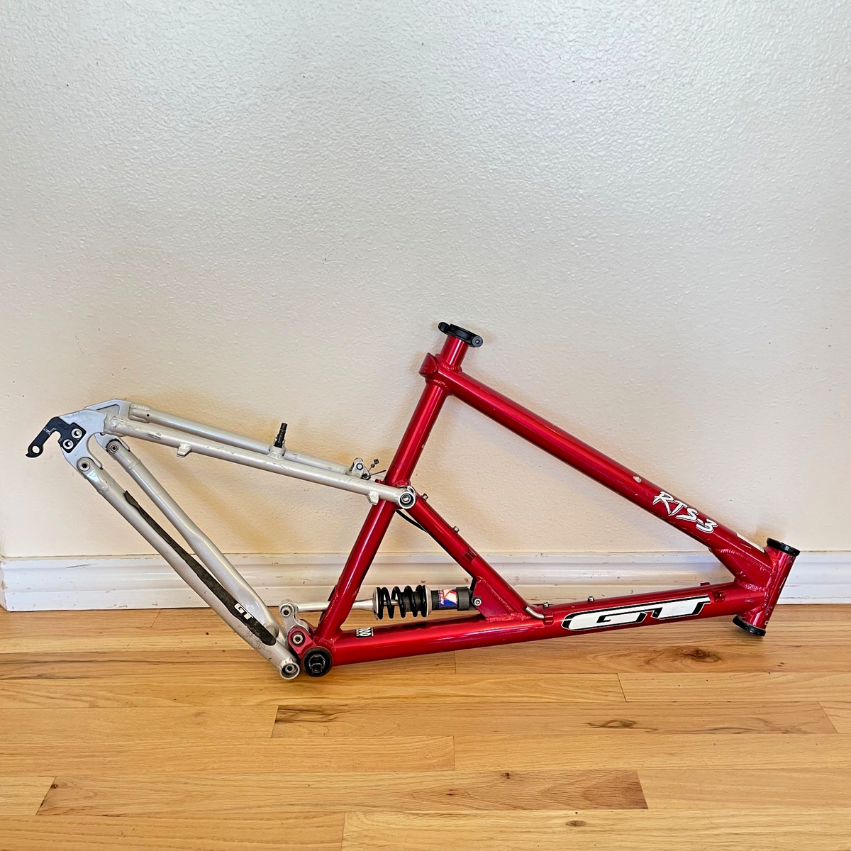 GT RTS Vintage Mountain Bike Frame Full Suspension Noleen 1990s