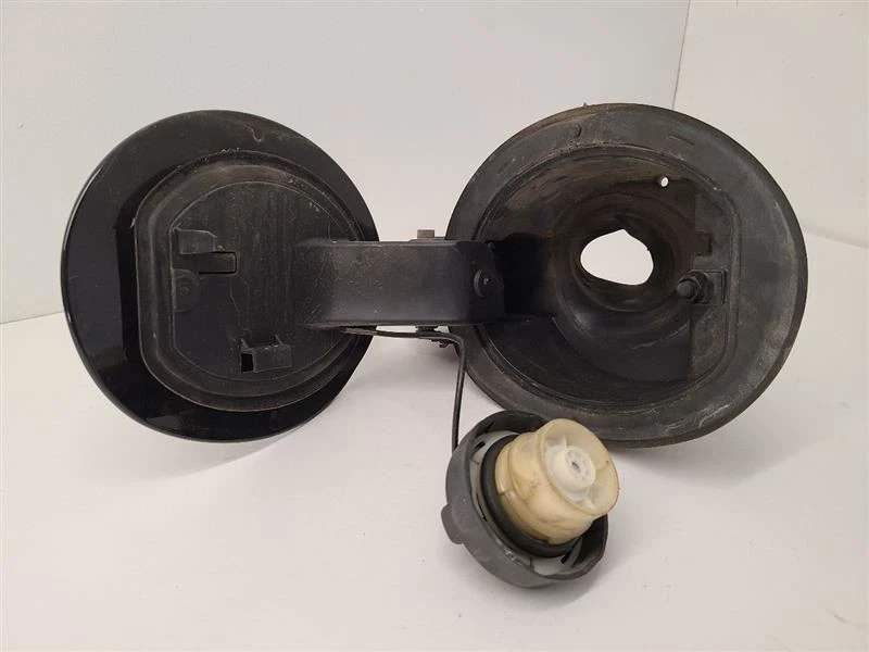 2015 2016 DODGE DART Fuel Filler Door Black 68238475AA Foto 3 de 4