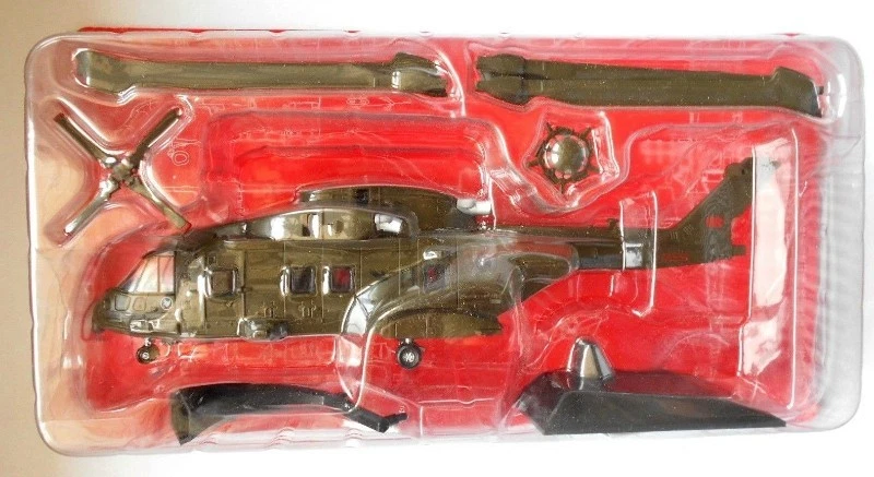 Altaya 1/72 AgustaWestand Aw101 MerlinHC3 Royal Air Force 28 Sqn RAF Benson. - Image 3 of 3