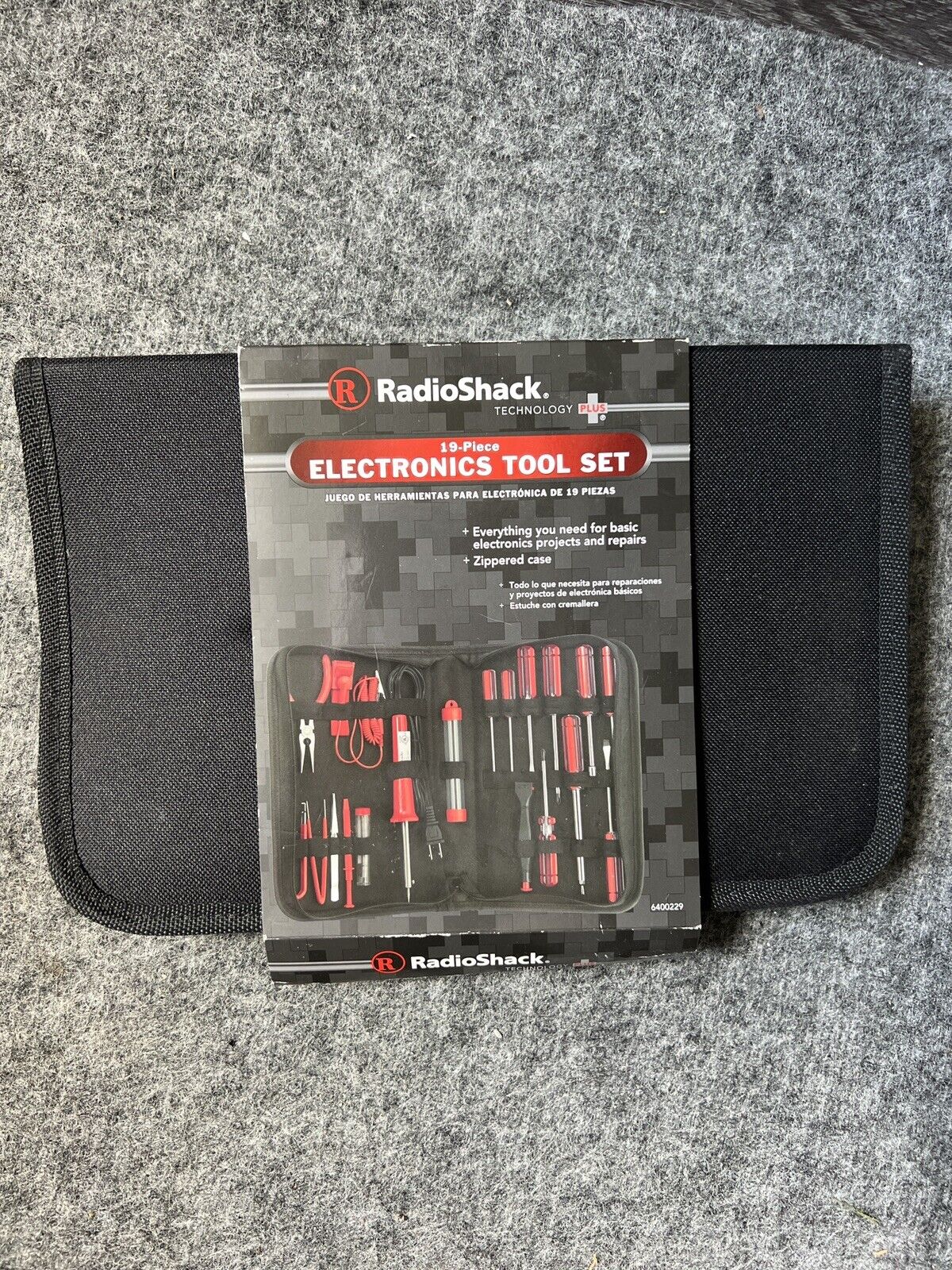 RadioShack 19-Piece Electronics Handy Tool Set  6400229-12 