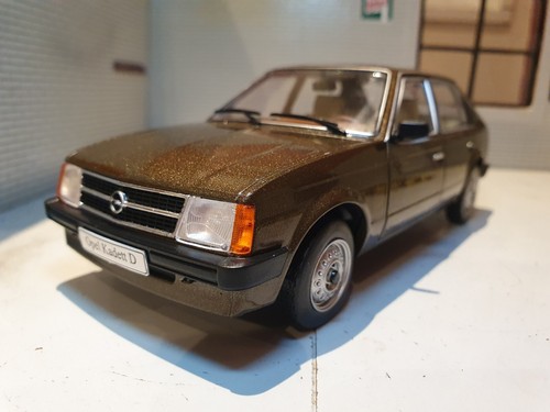 Vauxhall Astra Mk 1 Opel Kadett 5 Door 1979 1.3 1:24 Scale Diecast Model Car GTE - Picture 3 of 14