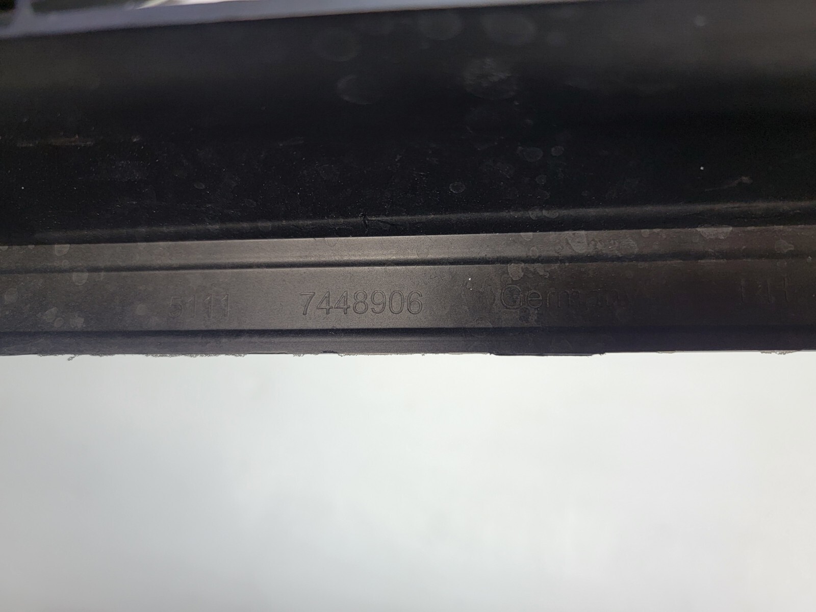ROLLS ROYCE CULLINAN FRONT RIGHT LOWER BUMPER GRILL OEM 7448906