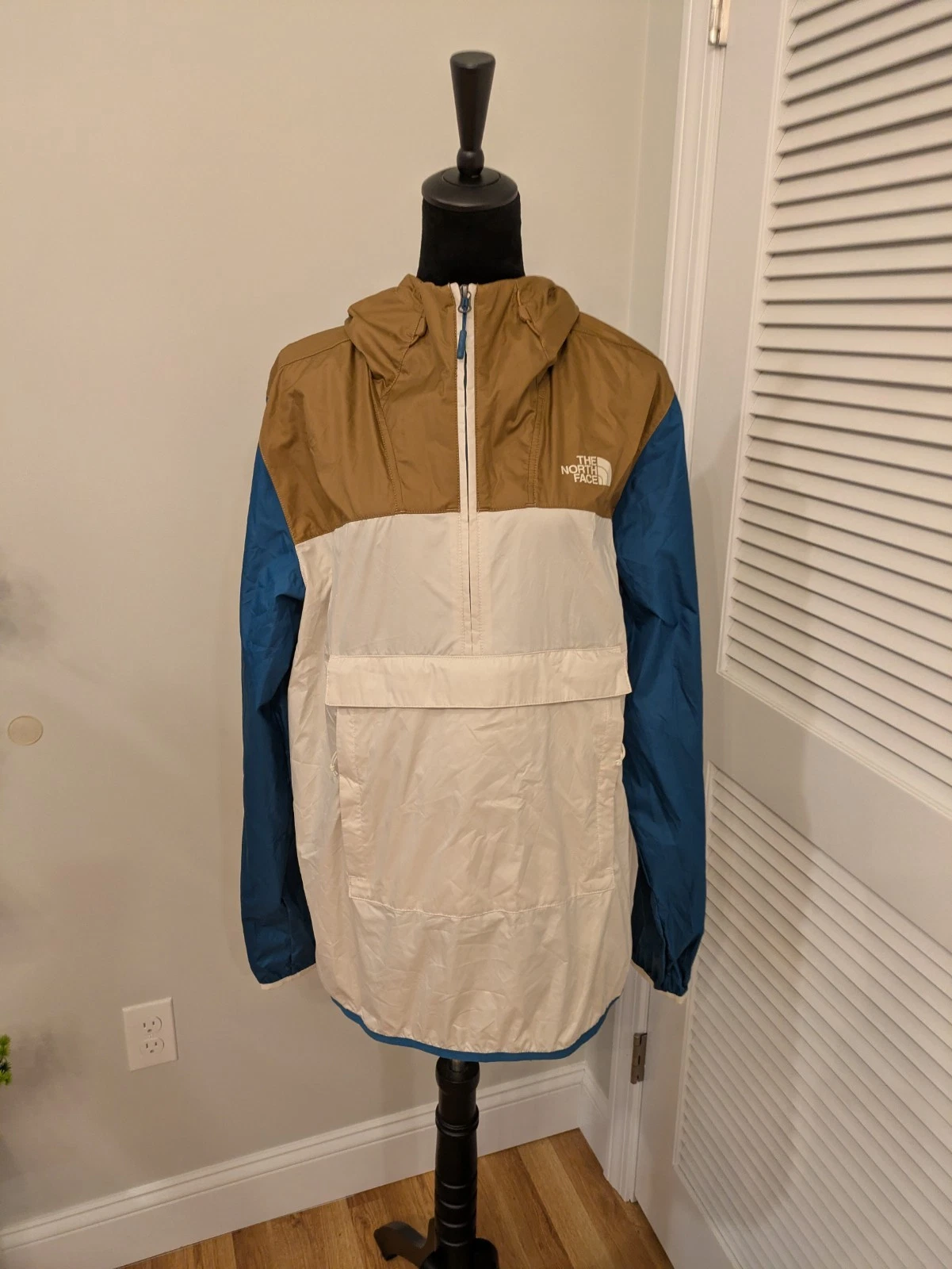 The North Face Unisex Hoodie Windbreaker Jacket Size L