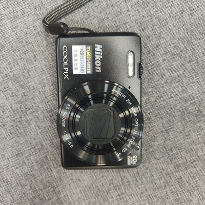 Nikon COOLPIX S7000 Digital Camera 16 MP 20x Optical Zoom English