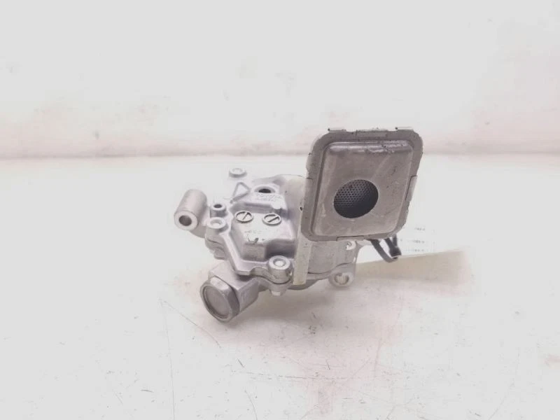 2014 TOYOTA PRIUS V 1.8L OIL PUMP - Image 2 of 4
