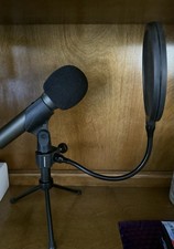 Samson Q2u Dynamic USB Microphone W/ Mic Stan...