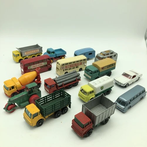 LOT OF  VINTAGE LESNEY MATCHBOX TRUCKS, TRACTORS AND CONSTRUCTION VEHICLES