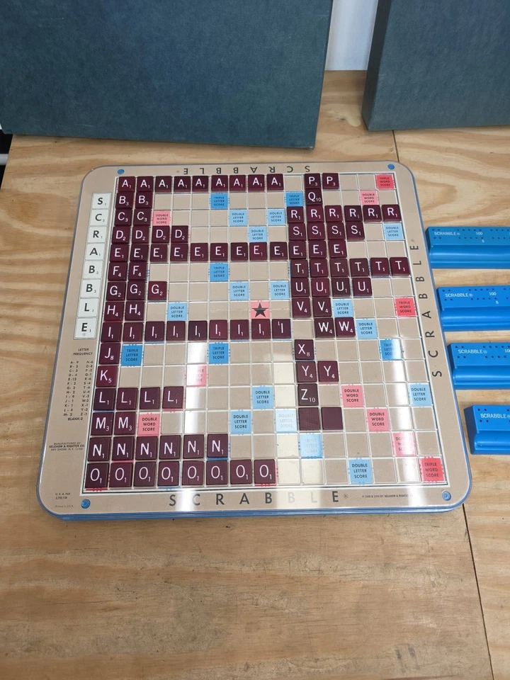 Vintage 1977 Scrabble - 100% COMPLETE! - Turntable Deluxe Ed. Selchow & Righter - Image 2 of 4