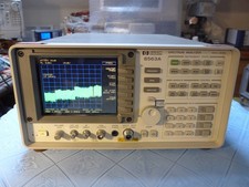 HP8563A Spectrum Analyzer 22,0 GHz con nuovo LCD