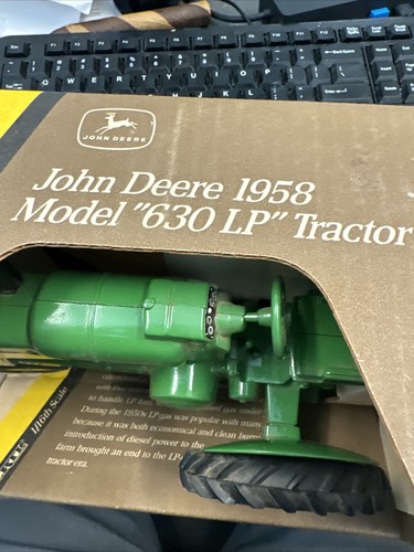 Ertl John Deere Tractor 1958 Model 630 LP 1:16 diecast metal Farm Toy MIB #5590 - Picture 5 of 8