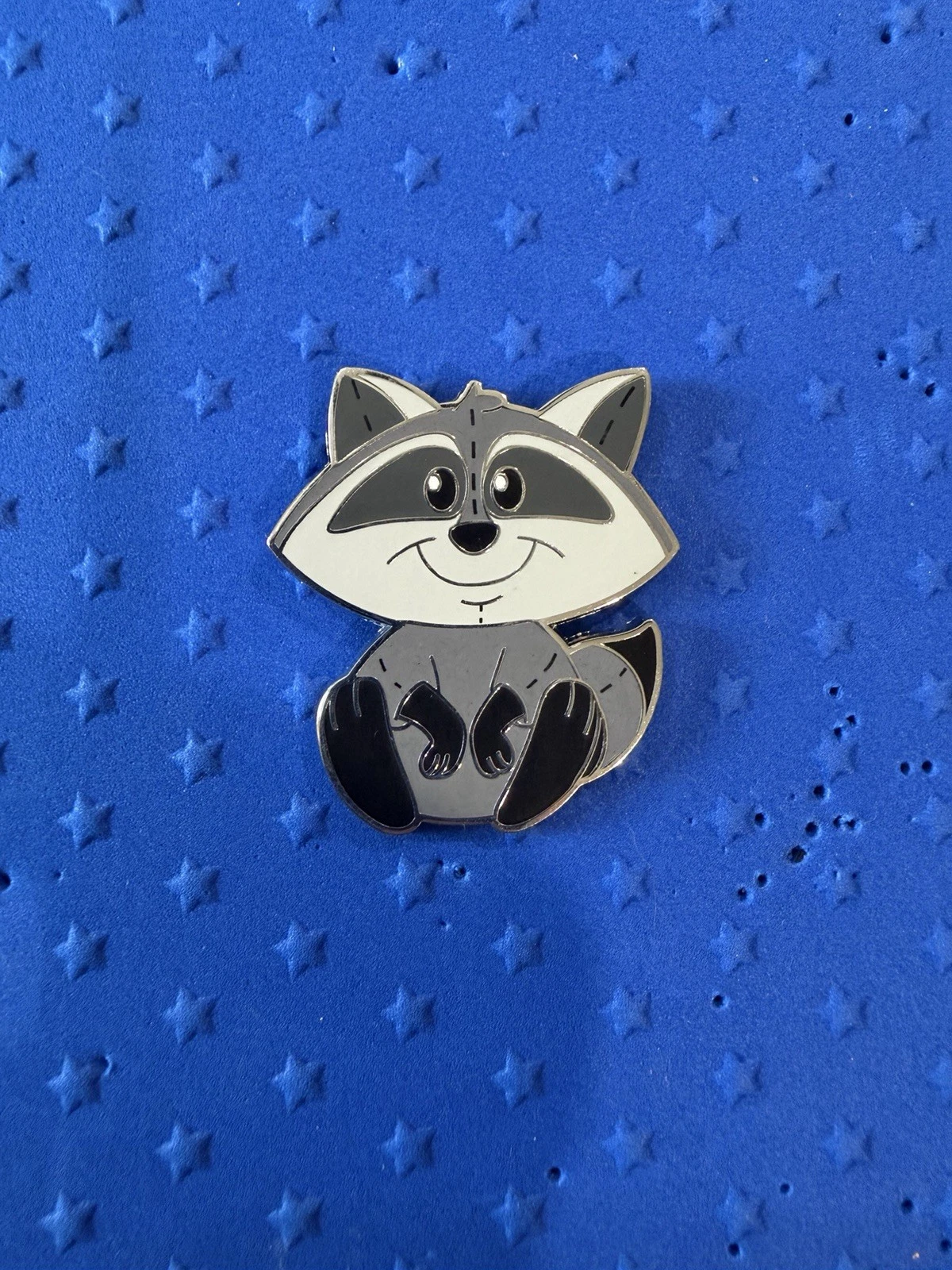 Pixie Plush Mystery Pocahontas Meeko Raccoon Disney Pin