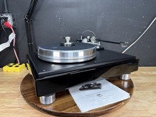 VPI Classic Signature Gloss Piano Black Turntable W/ HW-40 Feet
