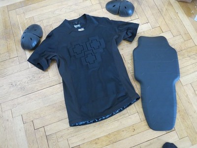 EVOC Protector Shirt, Protektoren, ...  - Größe L - SCHWARZ - NEUWERTIG