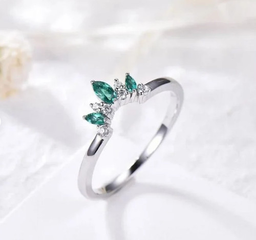 Natural Emerald Curved Shape Wedding Matching Band, Promise Ring, Gift For Her - Bild 2 von 7