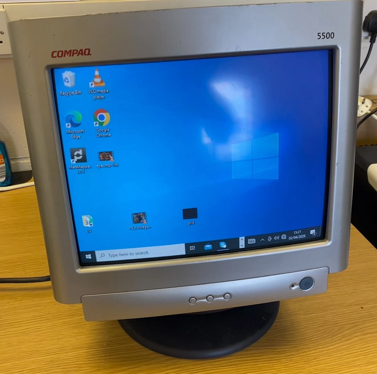 Moniteur CRT HP Compaq V1000 – 21" D'occasion, Fonctionnel