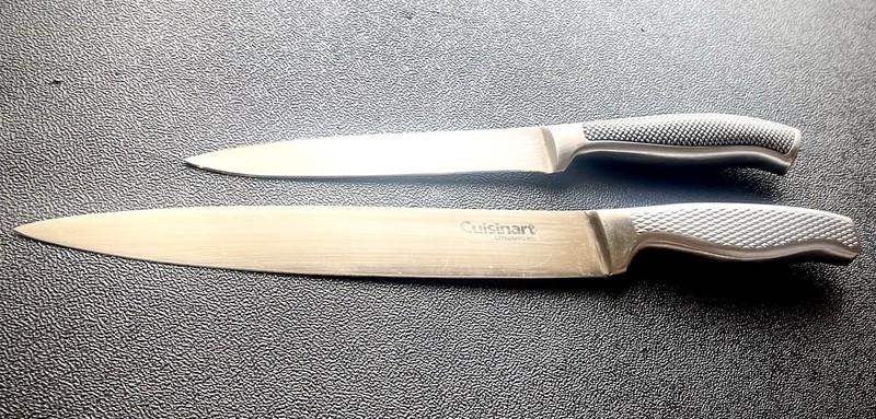 SET OF 2 CUISINART CHEF KNIFES MEDIUM & LARGE PRIOWNED IN GREAT CONDITION