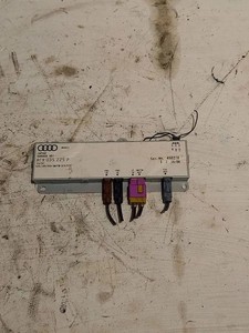 AUDI A4 Avant 8E5, B6 Antennenverstärker  8E9035225P 2.90 Diesel 2009 31451139