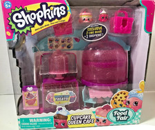 Shopkins Food Fair   Cupcake Queen Caf   -New damaged box 