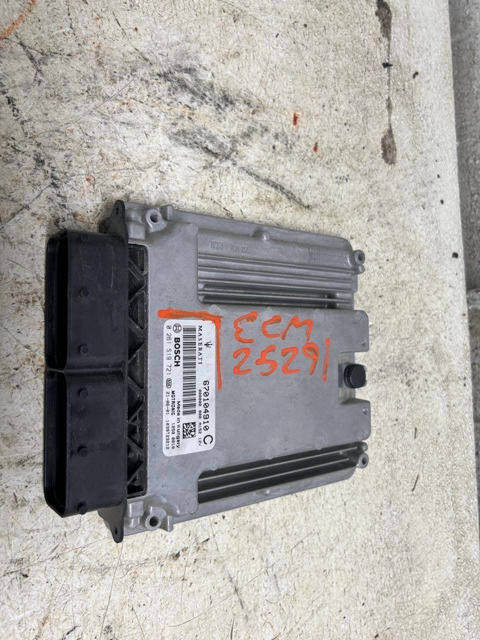 Maserati Levante 2022 Engine control unit P/N 670104910