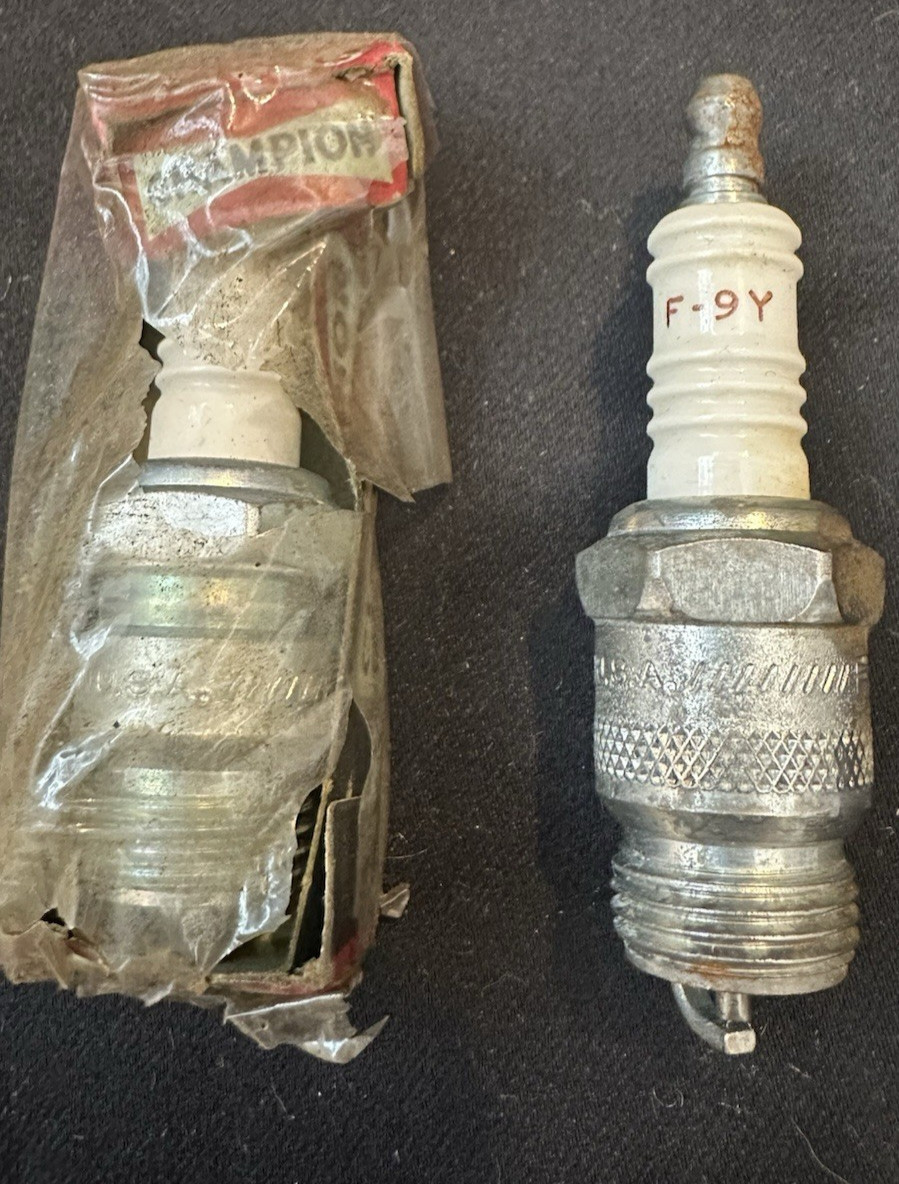 Vintage NOS Champion F-9Y Spark Plugs Pair 18mm Ford V8 Tractor Boxed Loose