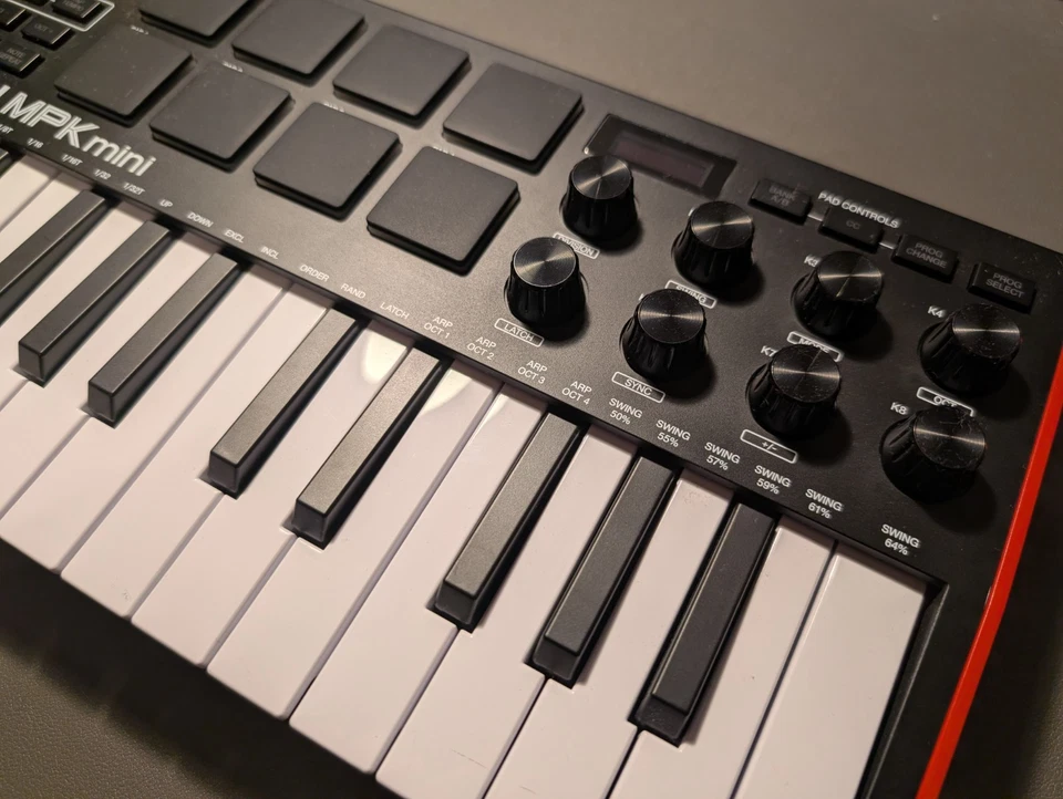 Akai Professional MPK Mini MK3 MIDI-Keyboard Controller schwarz neuwertig in OVP - Bild 3 von 4