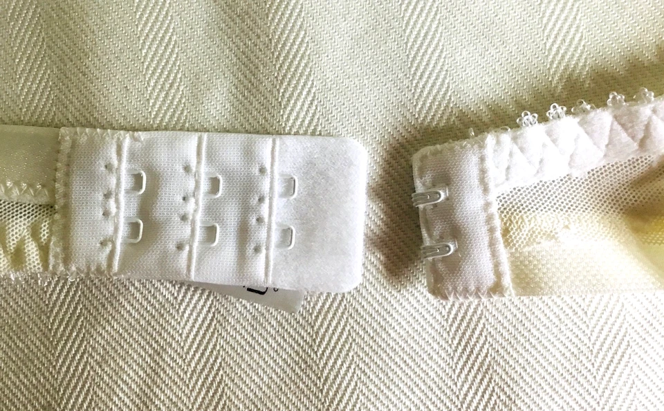 Lejaby ~ 06733 ~ Blanco ~ Sujetador con aros de encaje transparente ~ 36C ~ Nuevo sin etiquetas Foto 3 de 4