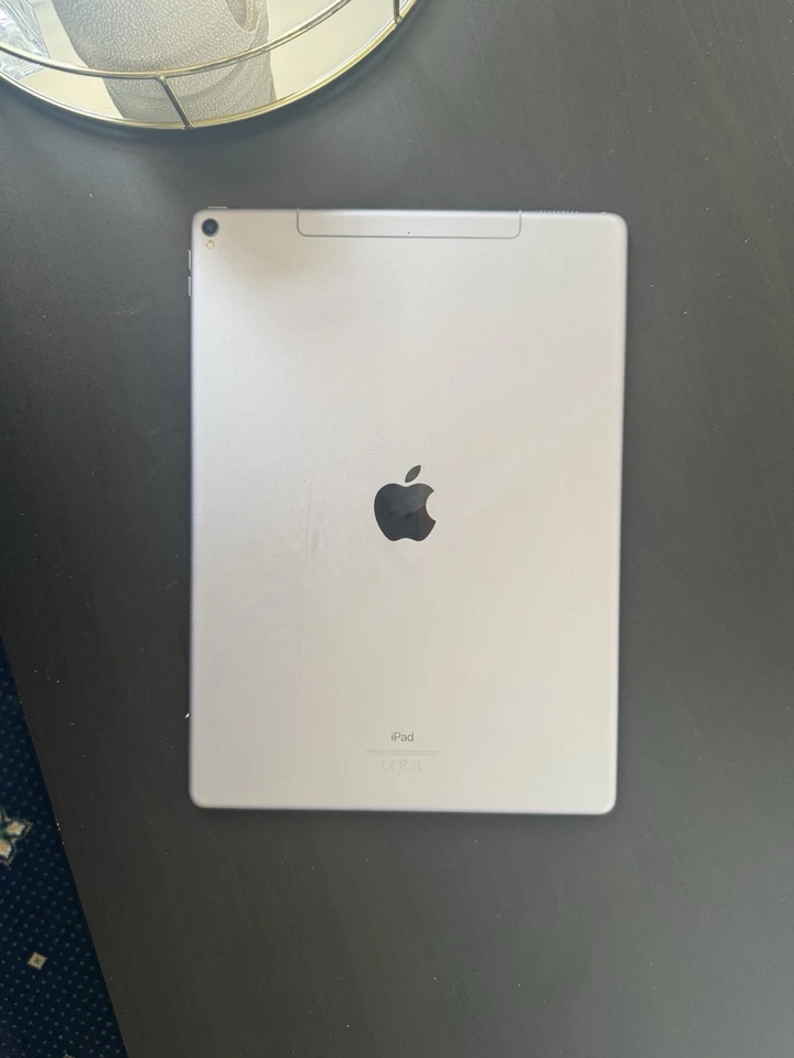 Apple iPad 12 · 64GB · Wi-Fi + Cellular, photo 2 of 3