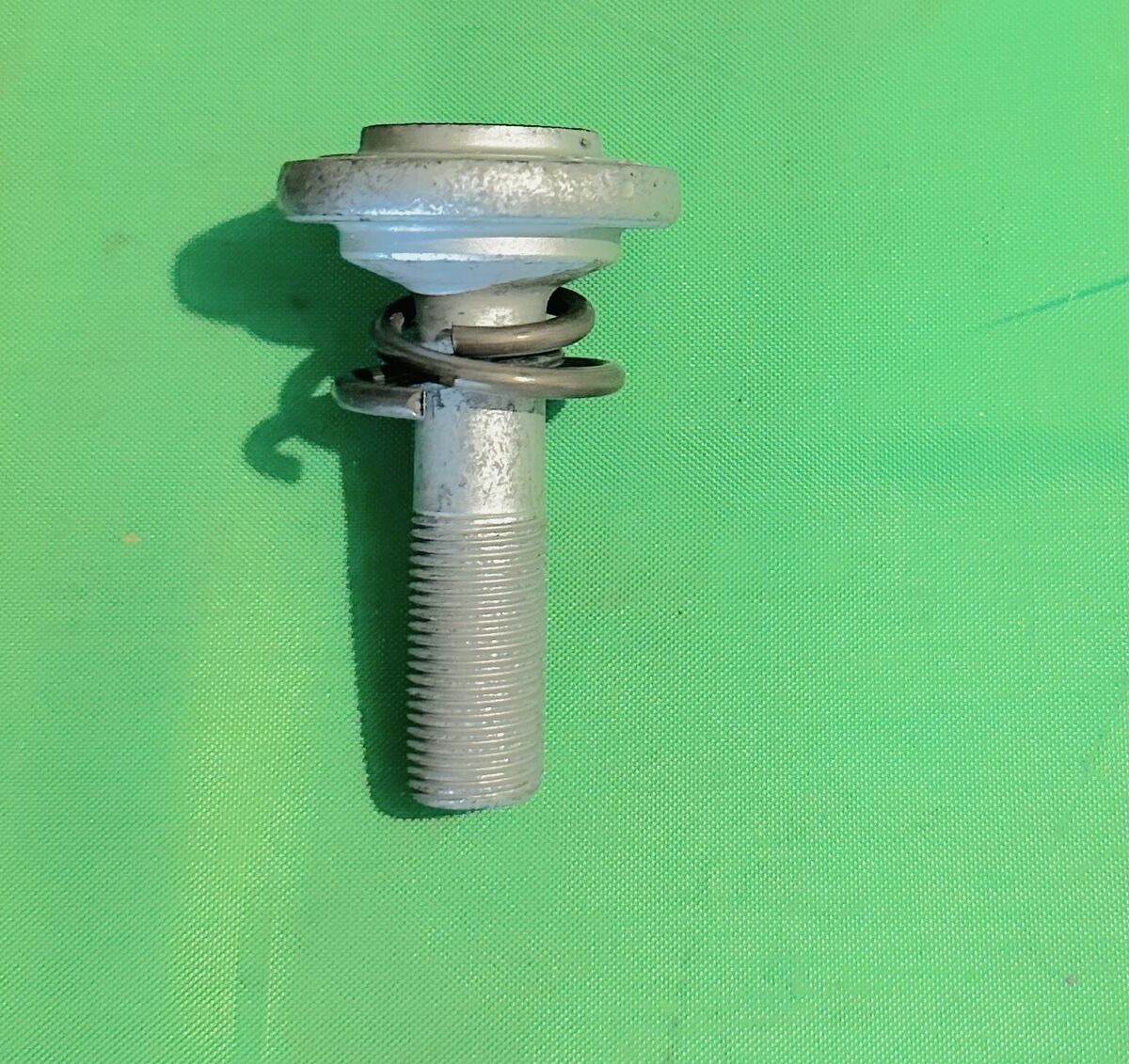 BMW G20 G30 G11 G15 G01 G02 F90 F91 F97 F98 Axle Bolt BMW G20 G30 G11 G15 G01 G02 F90 F91 F97 F98 Axle Bolt