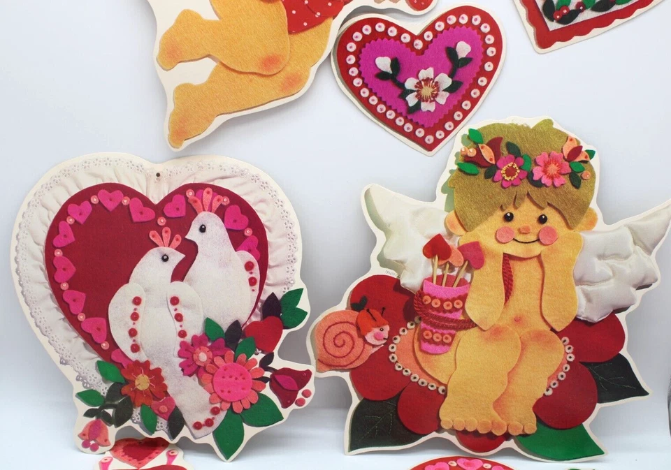 Juego de 10 piezas recortes troquelados de San Valentín 1979 decoración vintage actual aspecto fieltro Foto 3 de 4