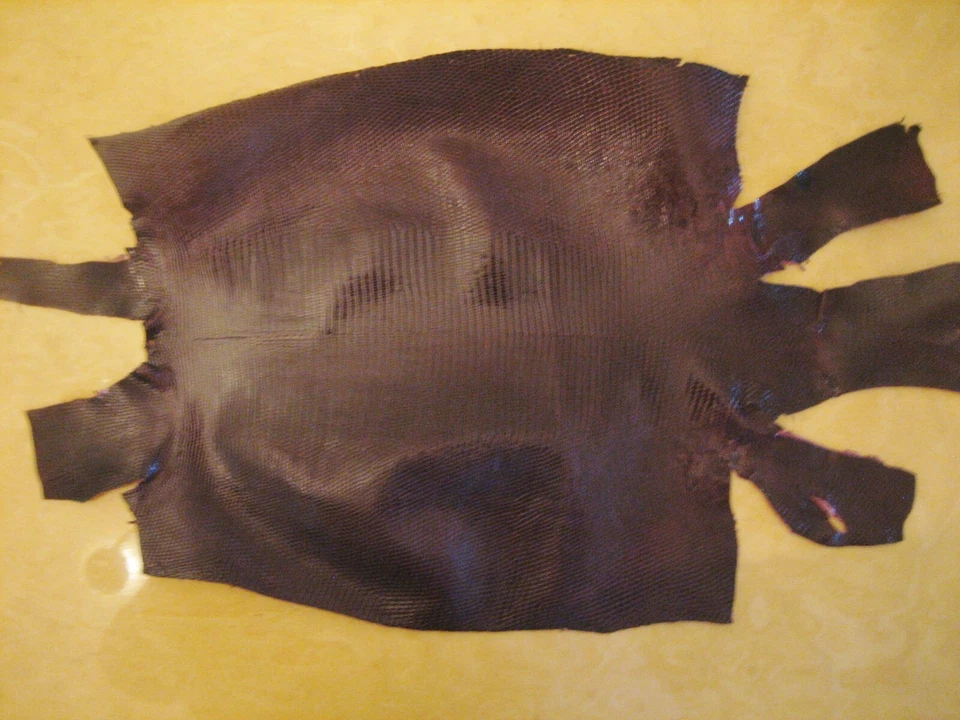 Genuine Lizard Belly Skins grade A, hide Pelt Glossy 7 colors, variety of sizes  - Image 3 of 4
