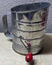Vintage Bromwell  s Metal 3 Cup Rustic Kitchen Sifter Red Wooden Turn Handle