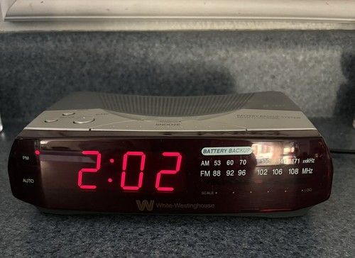 VINTAGE White-Westinghouse AM/FM Digital Alarm Clock Radio Model ...
