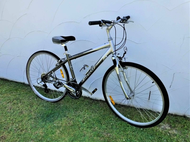 gumtree hybrid bike