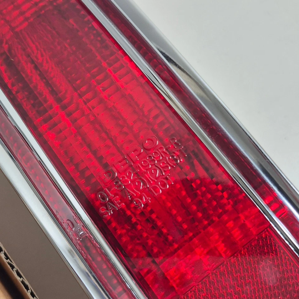 Nuevo Stock Muerto 94-99 Cadillac DeVille Lámpara Trasera LH RH 5978126 5978125 DEPO OEM Foto 3 de 4