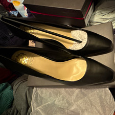 Vince Camuto Womens Black Leather Pointed Toe...