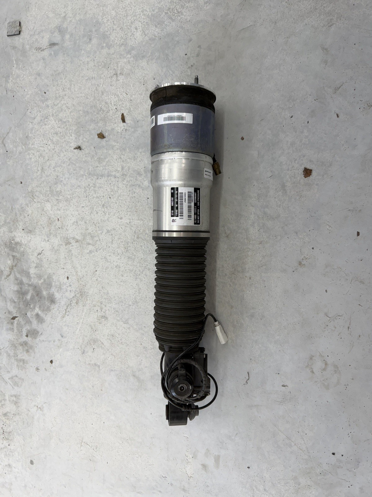 Rolls Royce Ghost / Wraith Air Suspension Strut Rear Right 37106862192 OEM