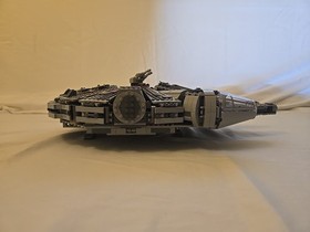 LEGO 75105 Millennium Falcon &ndash; 100% Complete w/ Manual