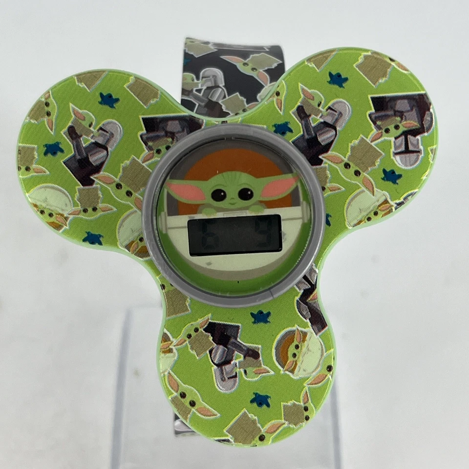 Baby Yoda The Child Star Wars Mandalorian Spinner LCD Watch NEW BATTERY RUNS! - Image 2 of 4
