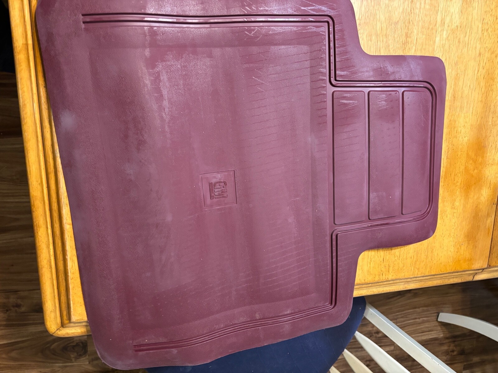 NOS 19731987 GM TRUCK C/K REAR FLOOR MATS RED eBay